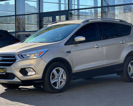 Бежевый Форд Эскейп, объемом двигателя 2.5 л и пробегом 60 тыс. км за 15800 $, фото 2 на Automoto.ua