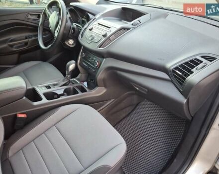 Бежевый Форд Эскейп, объемом двигателя 2.5 л и пробегом 117 тыс. км за 13200 $, фото 7 на Automoto.ua