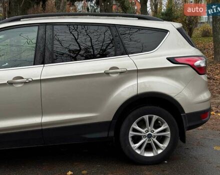 Бежевий Форд Ескейп, об'ємом двигуна 1.5 л та пробігом 57 тис. км за 13990 $, фото 9 на Automoto.ua