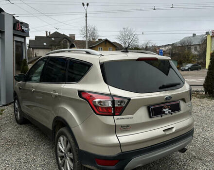 Бежевый Форд Эскейп, объемом двигателя 2 л и пробегом 126 тыс. км за 14400 $, фото 5 на Automoto.ua