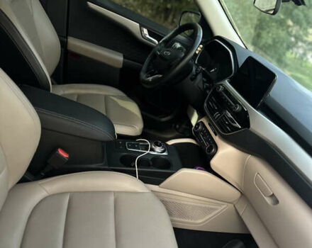 Бежевый Форд Эскейп, объемом двигателя 1.5 л и пробегом 72 тыс. км за 19300 $, фото 4 на Automoto.ua