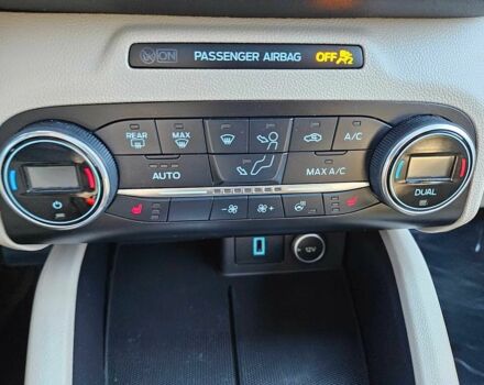 Бежевий Форд Ескейп, об'ємом двигуна 2 л та пробігом 37 тис. км за 4000 $, фото 9 на Automoto.ua