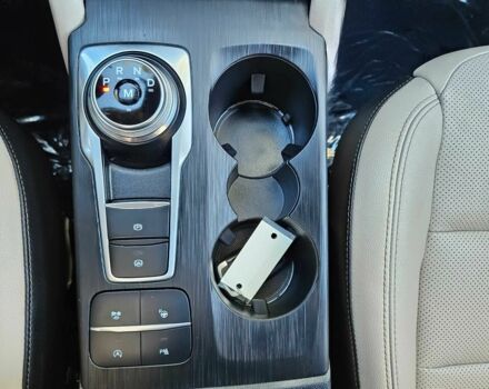 Бежевий Форд Ескейп, об'ємом двигуна 2 л та пробігом 37 тис. км за 4000 $, фото 7 на Automoto.ua