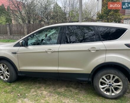 Бежевый Форд Эскейп, объемом двигателя 1.5 л и пробегом 158 тыс. км за 14200 $, фото 1 на Automoto.ua