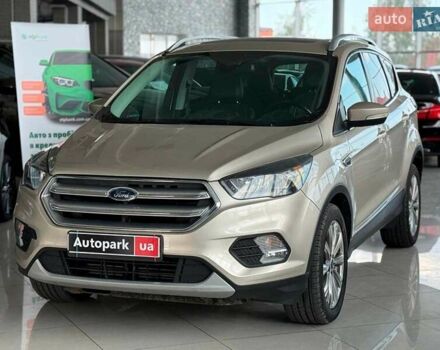 Бежевий Форд Ескейп, об'ємом двигуна 2 л та пробігом 195 тис. км за 13290 $, фото 1 на Automoto.ua