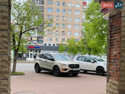 Бежевый Форд Эскейп, объемом двигателя 2.49 л и пробегом 147 тыс. км за 11999 $, фото 1 на Automoto.ua