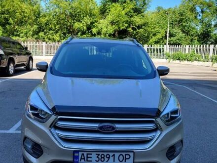 Форд Ескейп 2017 у Дніпро (Дніпропетровську) на Automoto.ua Бежевий Форд Ескейп, об'ємом двигуна 2 л та пробігом 120 тис. км за 19900 $, фото 1 на Automoto.ua