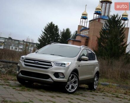 Бежевий Форд Ескейп, об'ємом двигуна 2 л та пробігом 141 тис. км за 14900 $, фото 1 на Automoto.ua