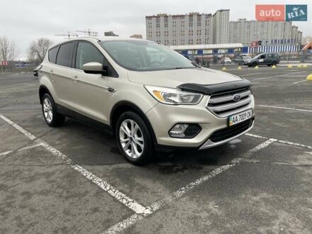 Форд Эскейп 2017 в Киеве на Automoto.ua Бежевый Форд Эскейп, объемом двигателя 1.5 л и пробегом 197 тыс. км за 10650 $, фото 1 на Automoto.ua