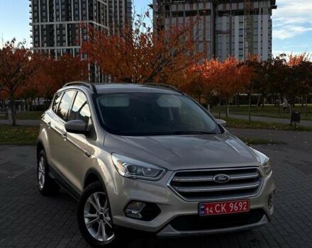 Форд Эскейп 2017 в Львове на Automoto.ua Бежевый Форд Эскейп, объемом двигателя 0 л и пробегом 164 тыс. км за 10900 $, фото 1 на Automoto.ua