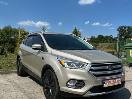 Бежевый Форд Эскейп, объемом двигателя 2 л и пробегом 249 тыс. км за 10999 $, фото 1 на Automoto.ua