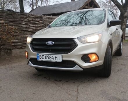 Бежевый Форд Эскейп, объемом двигателя 2.5 л и пробегом 43 тыс. км за 13900 $, фото 1 на Automoto.ua