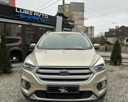 Бежевый Форд Эскейп, объемом двигателя 2 л и пробегом 126 тыс. км за 14400 $, фото 1 на Automoto.ua