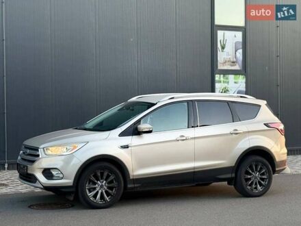 Бежевий Форд Ескейп, об'ємом двигуна 1.5 л та пробігом 38 тис. км за 13800 $, фото 1 на Automoto.ua