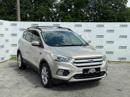 Форд Ескейп 2018 у Луцьку на Automoto.ua Бежевий Форд Ескейп, об'ємом двигуна 1.5 л та пробігом 123 тис. км за 10900 $, фото 1 на Automoto.ua