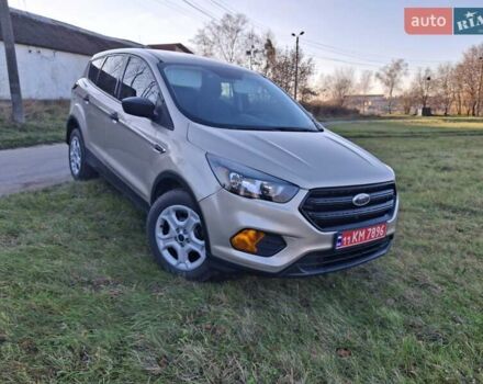 Бежевый Форд Эскейп, объемом двигателя 2.5 л и пробегом 117 тыс. км за 13200 $, фото 1 на Automoto.ua