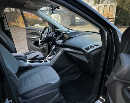 Черный Форд Эскейп, объемом двигателя 2 л и пробегом 190 тыс. км за 9500 $, фото 15 на Automoto.ua