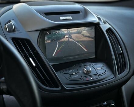 Черный Форд Эскейп, объемом двигателя 2 л и пробегом 190 тыс. км за 9500 $, фото 17 на Automoto.ua