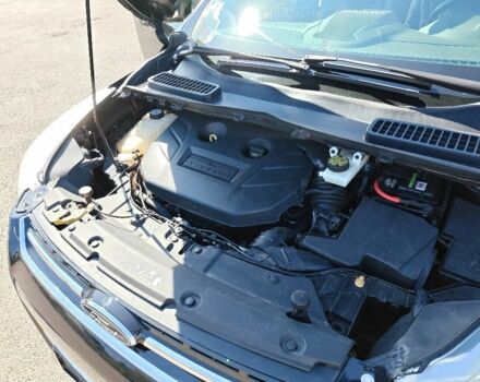 Черный Форд Эскейп, объемом двигателя 2 л и пробегом 131 тыс. км за 11200 $, фото 16 на Automoto.ua