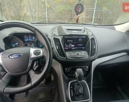 Черный Форд Эскейп, объемом двигателя 1.6 л и пробегом 195 тыс. км за 10500 $, фото 4 на Automoto.ua