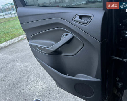 Черный Форд Эскейп, объемом двигателя 2.5 л и пробегом 136 тыс. км за 11900 $, фото 23 на Automoto.ua