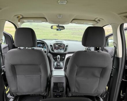 Черный Форд Эскейп, объемом двигателя 1.6 л и пробегом 270 тыс. км за 10700 $, фото 5 на Automoto.ua