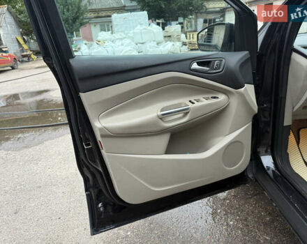 Черный Форд Эскейп, объемом двигателя 1.6 л и пробегом 207 тыс. км за 10000 $, фото 12 на Automoto.ua