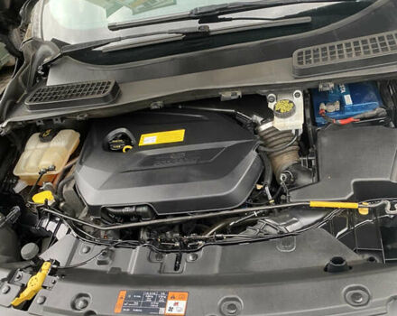 Черный Форд Эскейп, объемом двигателя 1.6 л и пробегом 300 тыс. км за 13500 $, фото 10 на Automoto.ua