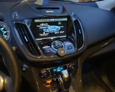 Черный Форд Эскейп, объемом двигателя 1.6 л и пробегом 130 тыс. км за 14000 $, фото 3 на Automoto.ua