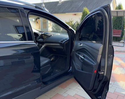 Черный Форд Эскейп, объемом двигателя 2 л и пробегом 95 тыс. км за 12500 $, фото 6 на Automoto.ua