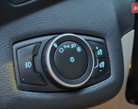 Черный Форд Эскейп, объемом двигателя 2 л и пробегом 122 тыс. км за 12000 $, фото 42 на Automoto.ua