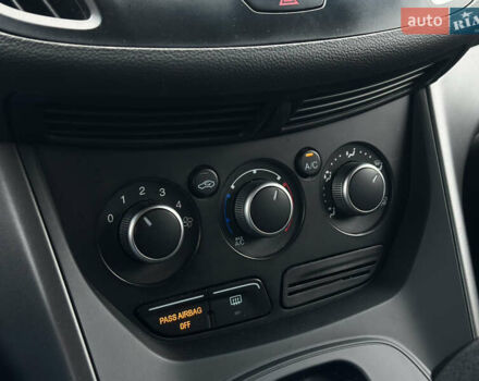 Черный Форд Эскейп, объемом двигателя 2.26 л и пробегом 126 тыс. км за 11800 $, фото 26 на Automoto.ua