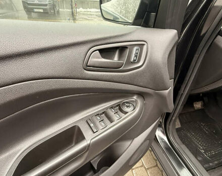 Черный Форд Эскейп, объемом двигателя 2.49 л и пробегом 165 тыс. км за 10200 $, фото 20 на Automoto.ua