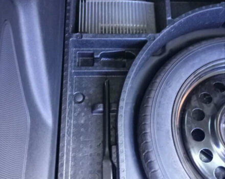 Черный Форд Эскейп, объемом двигателя 2 л и пробегом 140 тыс. км за 14000 $, фото 25 на Automoto.ua