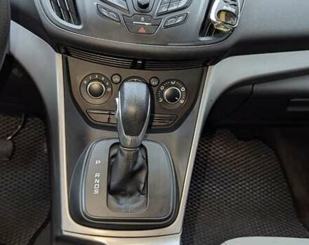 Черный Форд Эскейп, объемом двигателя 2 л и пробегом 87 тыс. км за 12700 $, фото 10 на Automoto.ua