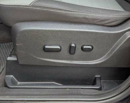 Черный Форд Эскейп, объемом двигателя 2 л и пробегом 87 тыс. км за 12700 $, фото 12 на Automoto.ua