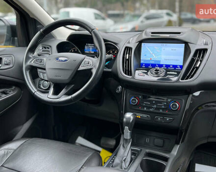 Черный Форд Эскейп, объемом двигателя 2 л и пробегом 151 тыс. км за 16600 $, фото 23 на Automoto.ua