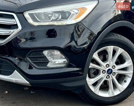 Черный Форд Эскейп, объемом двигателя 1.5 л и пробегом 187 тыс. км за 11700 $, фото 3 на Automoto.ua
