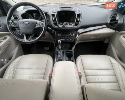 Черный Форд Эскейп, объемом двигателя 2 л и пробегом 276 тыс. км за 8450 $, фото 11 на Automoto.ua