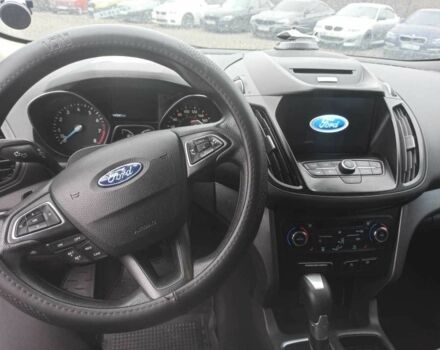 Черный Форд Эскейп, объемом двигателя 2 л и пробегом 147 тыс. км за 12500 $, фото 7 на Automoto.ua