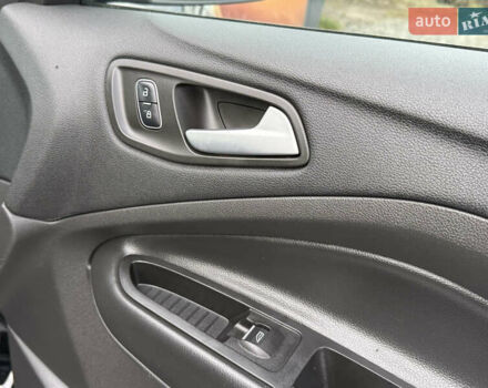 Черный Форд Эскейп, объемом двигателя 1.5 л и пробегом 146 тыс. км за 12700 $, фото 33 на Automoto.ua