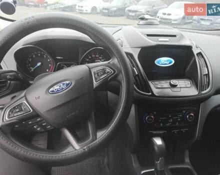 Черный Форд Эскейп, объемом двигателя 2 л и пробегом 147 тыс. км за 12500 $, фото 7 на Automoto.ua