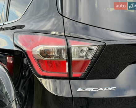 Черный Форд Эскейп, объемом двигателя 1.5 л и пробегом 146 тыс. км за 12700 $, фото 16 на Automoto.ua