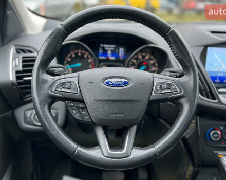 Черный Форд Эскейп, объемом двигателя 2 л и пробегом 151 тыс. км за 16600 $, фото 10 на Automoto.ua