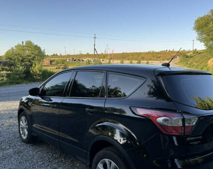 Черный Форд Эскейп, объемом двигателя 2 л и пробегом 63 тыс. км за 13200 $, фото 5 на Automoto.ua