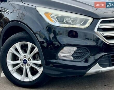 Черный Форд Эскейп, объемом двигателя 1.5 л и пробегом 187 тыс. км за 11700 $, фото 4 на Automoto.ua