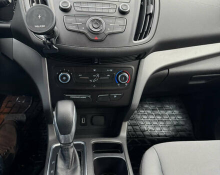 Черный Форд Эскейп, объемом двигателя 2.5 л и пробегом 144 тыс. км за 12900 $, фото 19 на Automoto.ua