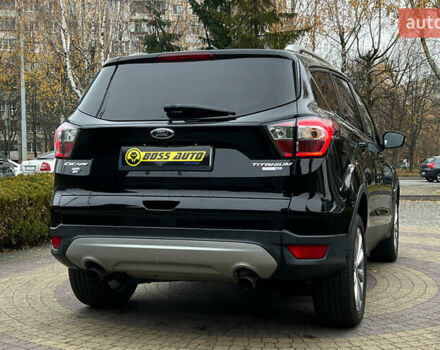 Черный Форд Эскейп, объемом двигателя 2 л и пробегом 151 тыс. км за 16600 $, фото 6 на Automoto.ua