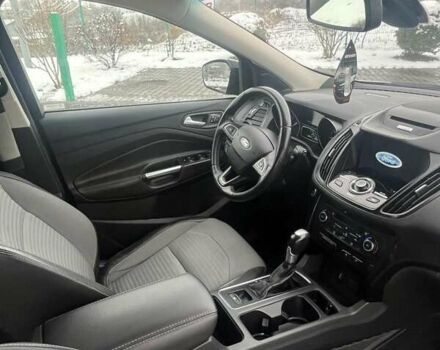 Черный Форд Эскейп, объемом двигателя 2 л и пробегом 111 тыс. км за 15400 $, фото 9 на Automoto.ua