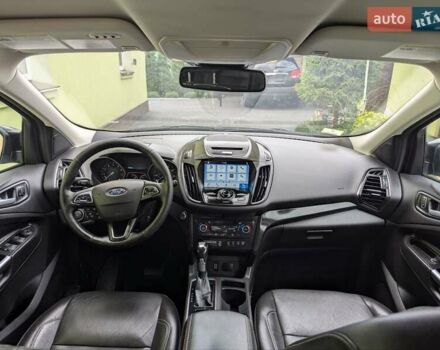 Черный Форд Эскейп, объемом двигателя 1.5 л и пробегом 147 тыс. км за 12999 $, фото 6 на Automoto.ua